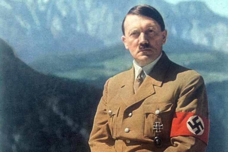 Hitlerə oxşadığına görə partiyadan qovula bilər - İlginc