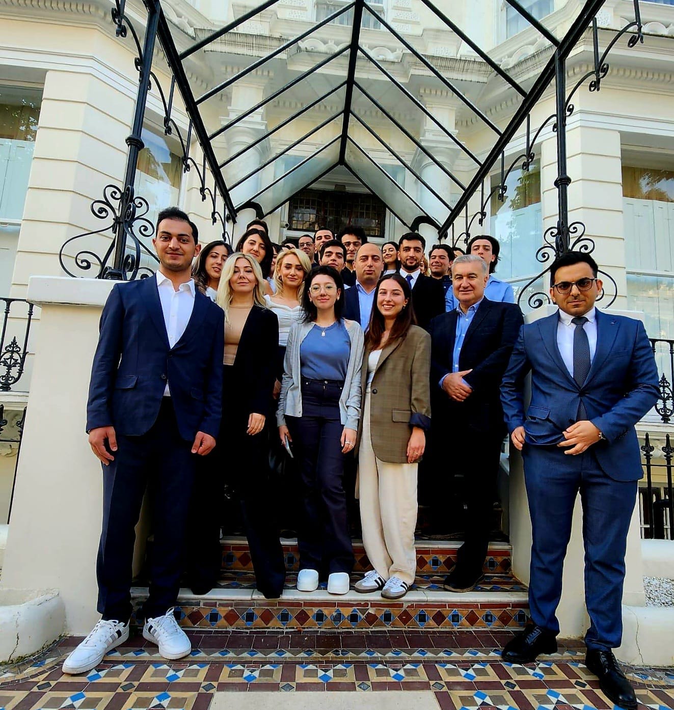 Azərbaycanlı gənclər dünyanın ən nüfuzlu universitetlərində oxuyur - FOTOLAR