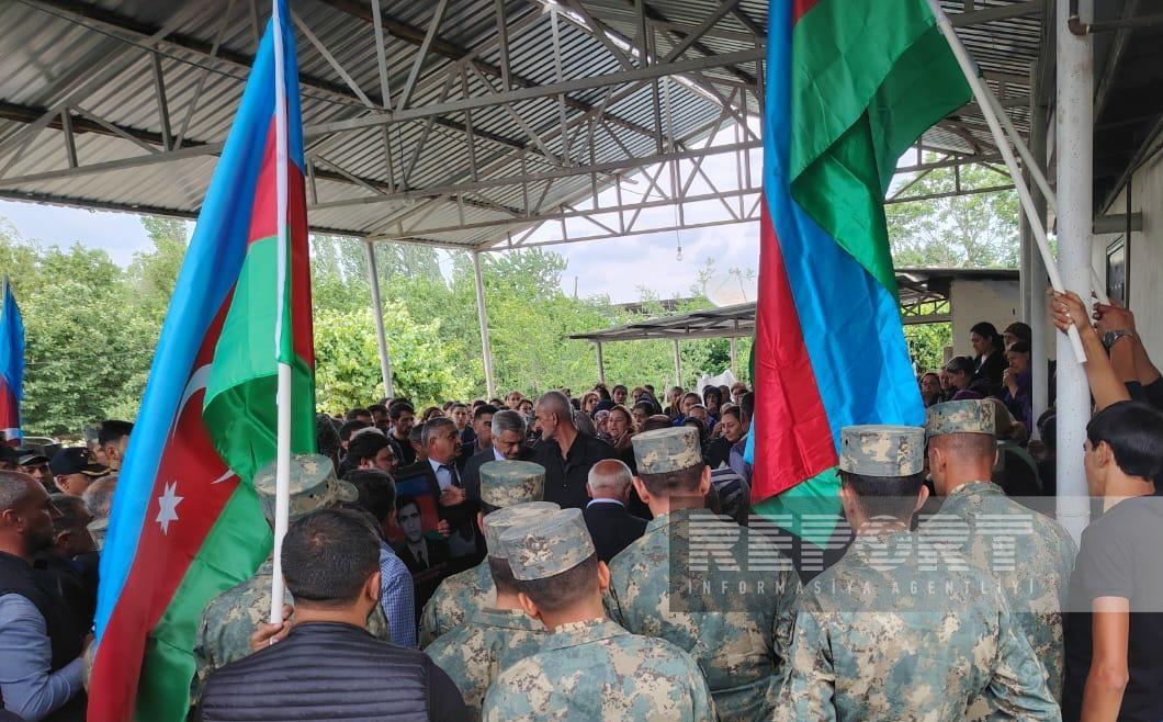 İtkin şəhidlərimiz dəfn olunur - FOTOLAR