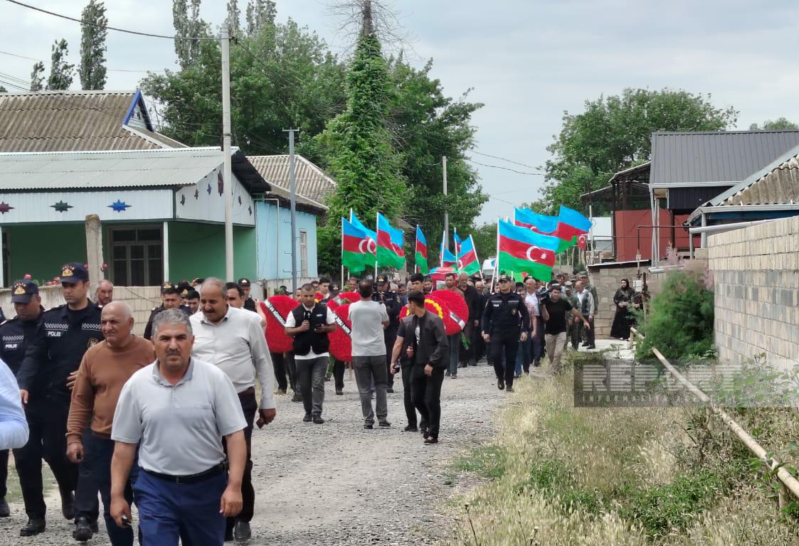 İtkin şəhidlərimiz dəfn olunur - FOTOLAR