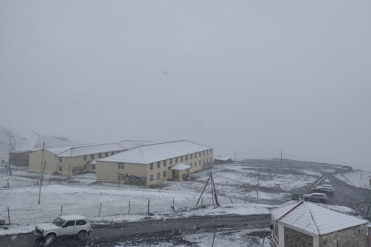 İki rayonumuza qar yağır - VİDEO 1 İki rayonumuza qar yağır - VİDEO