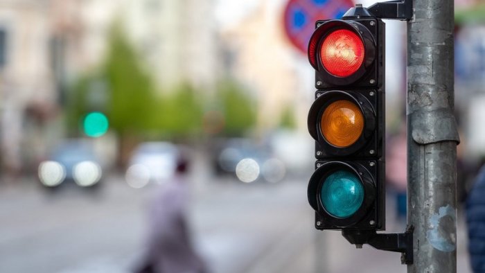 Sellofanla “təmir edilmiş” işıqforla bağlı açıqlama - FOTO