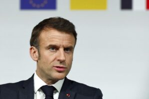 Makron Yeni Kaledoniyada seçki islahatlarını dayandırdı