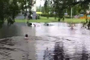Kalininqrad su altında qalıb: İnsanlar küçəyə çıxa bilmir - FOTO