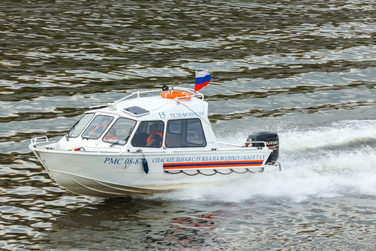 Xəzərdə batmaq təhlükəsi: 2 nəfər itkin düşdü, 11 nəfər isə... - VİDEO