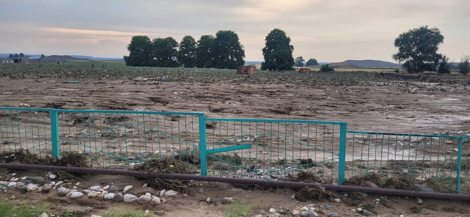 Goranboyda selin yaratdığı fəsadlar: 20 ev, 200 hektar ərazi... - FOTO / VİDEO 1 Goranboyda selin yaratdığı fəsadlar: 20 ev, 200 hektar ərazi... - FOTO / VİDEO