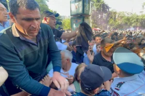 İrəvandakı aksiyada saxlanılanların və xəsarət alanların sayı açıqlandı - FOTO / YENİLƏNİB