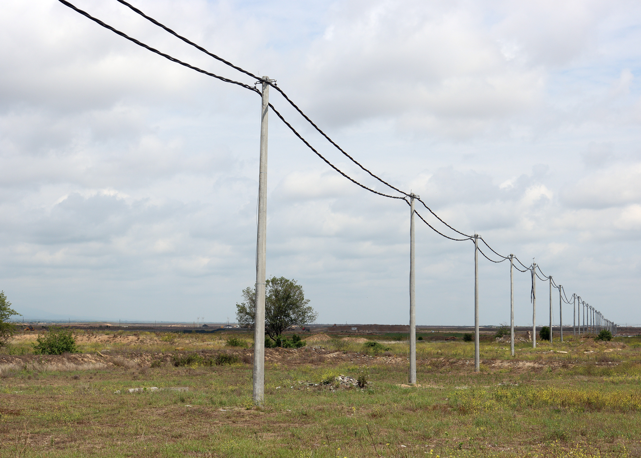 “Azərişıq” Ağdamda yeni elektrik şəbəkəsi qurur - VİDEO