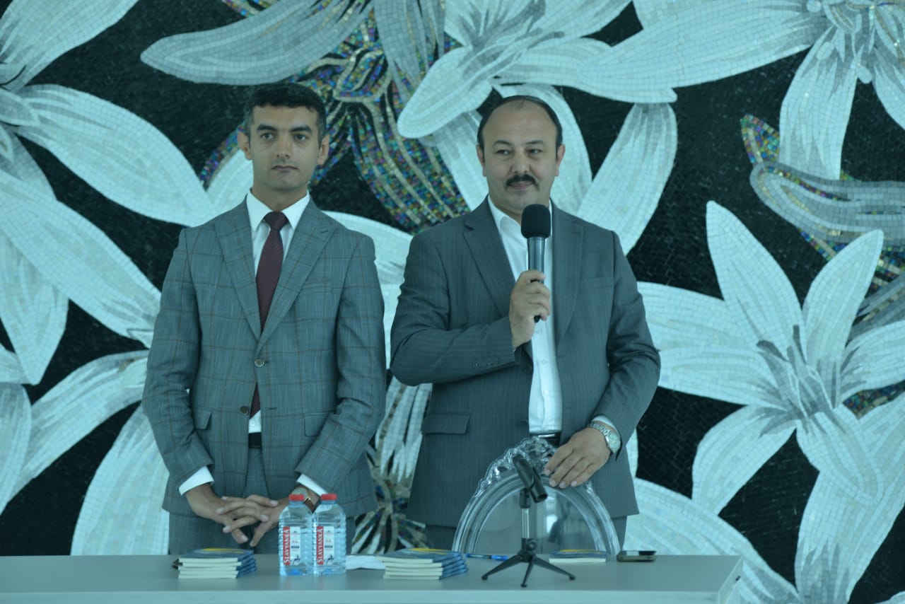 İntiqam Yaşarın "Adını çəkirəm" kitabı təqdim olundu - FOTOLAR