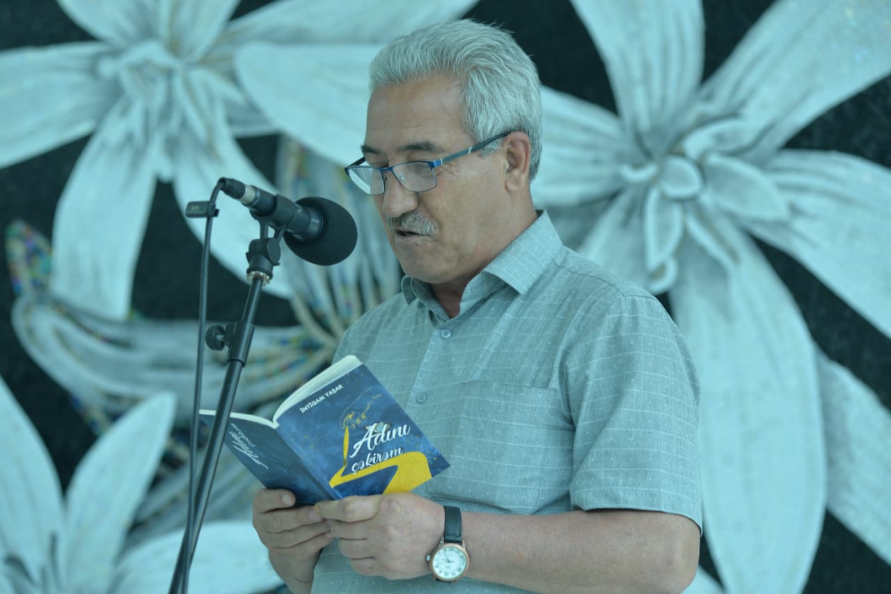 İntiqam Yaşarın "Adını çəkirəm" kitabı təqdim olundu - FOTOLAR