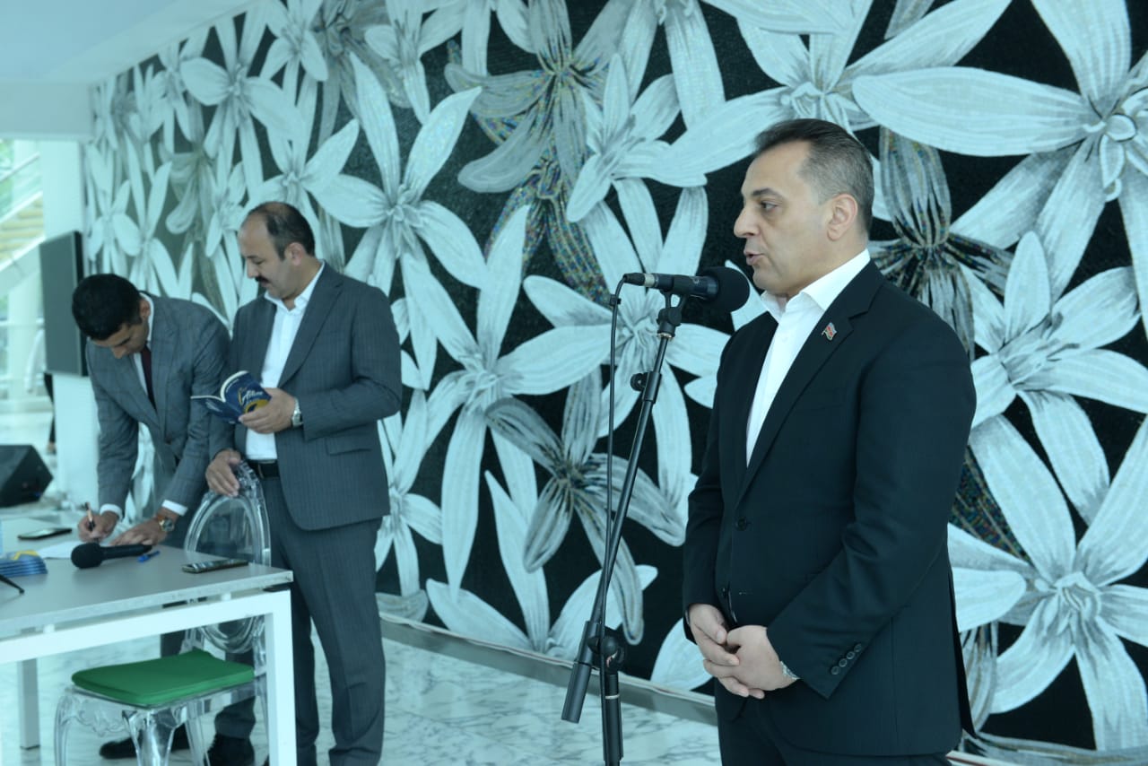 İntiqam Yaşarın "Adını çəkirəm" kitabı təqdim olundu - FOTOLAR 20 İntiqam Yaşarın "Adını çəkirəm" kitabı təqdim olundu - FOTOLAR