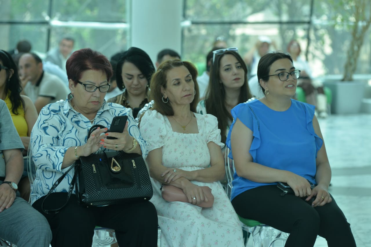 İntiqam Yaşarın "Adını çəkirəm" kitabı təqdim olundu - FOTOLAR
