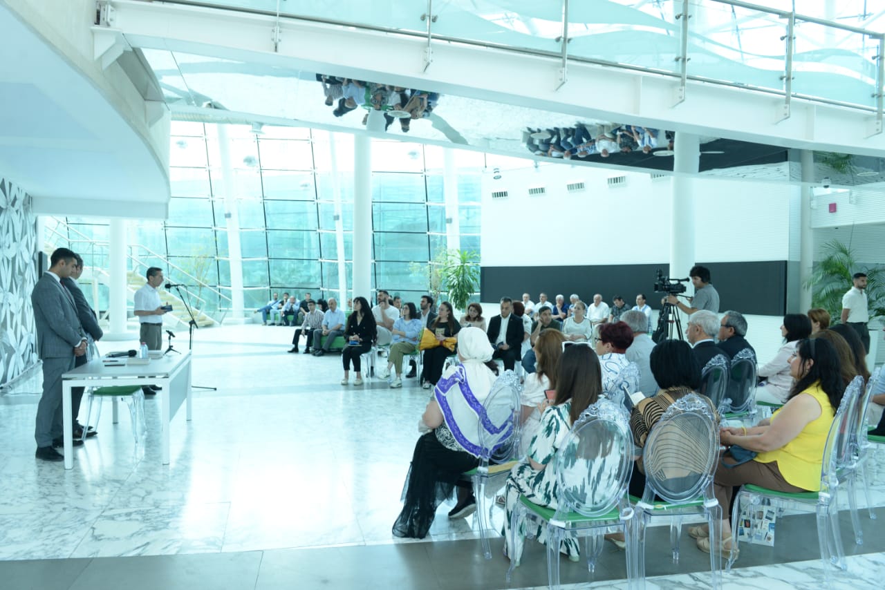 İntiqam Yaşarın "Adını çəkirəm" kitabı təqdim olundu - FOTOLAR