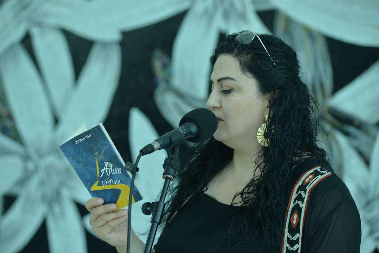 İntiqam Yaşarın "Adını çəkirəm" kitabı təqdim olundu - FOTOLAR
