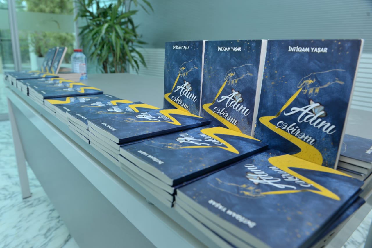 İntiqam Yaşarın "Adını çəkirəm" kitabı təqdim olundu - FOTOLAR