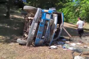 İstirahət mərkəzinə gedən avtobus qəzaya düşdü: ölənlər var - VİDEO