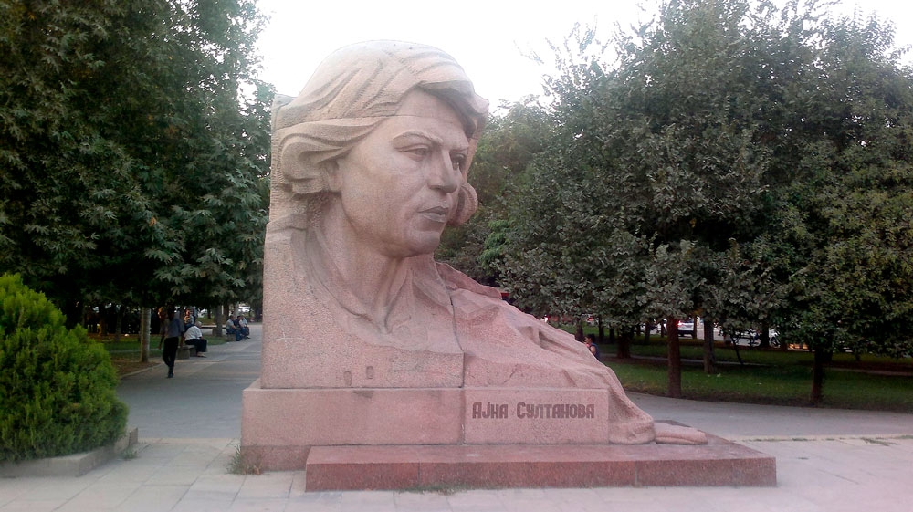 ayna sultanova