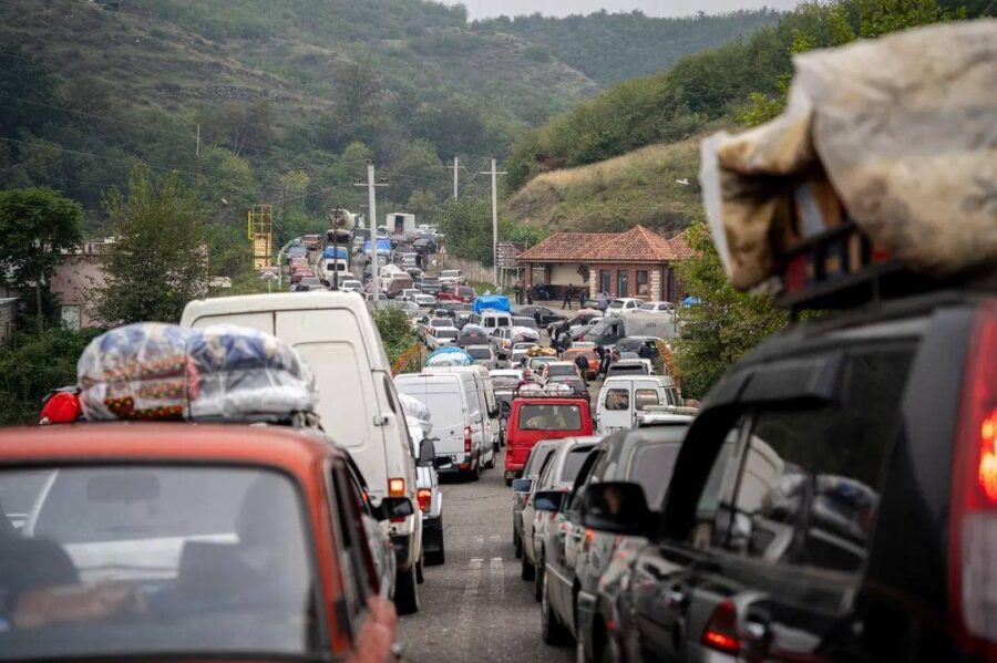 Ermənilər Qarabağa qayıdır? - 2000 nəfərlik kortej: Babayan danışıqlara başladı - VİDEO