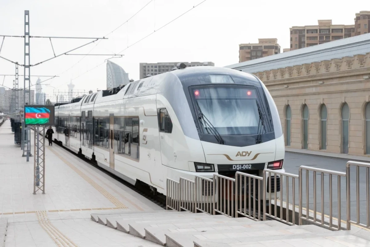 Sürətli sərnişin qatarlarına Ucar və Ləkidə dayanacaq verilir - FOTOLAR