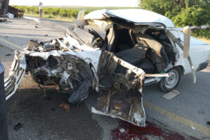 Göyçayda ağır qəza: sürücünün qolu qopdu - VİDEO