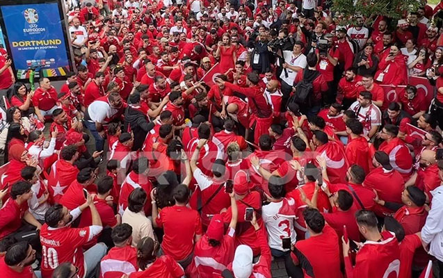 Türkiyəli fanatlar Almaniyada... - VİDEO 1 turkler 1