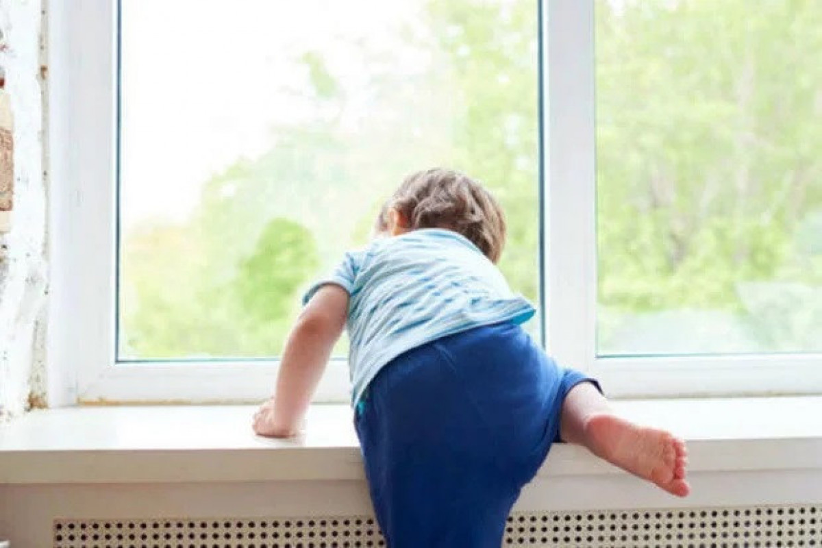 Rusiyada azərbaycanlı uşaq 13-cü mərtəbədən yıxılıb öldü