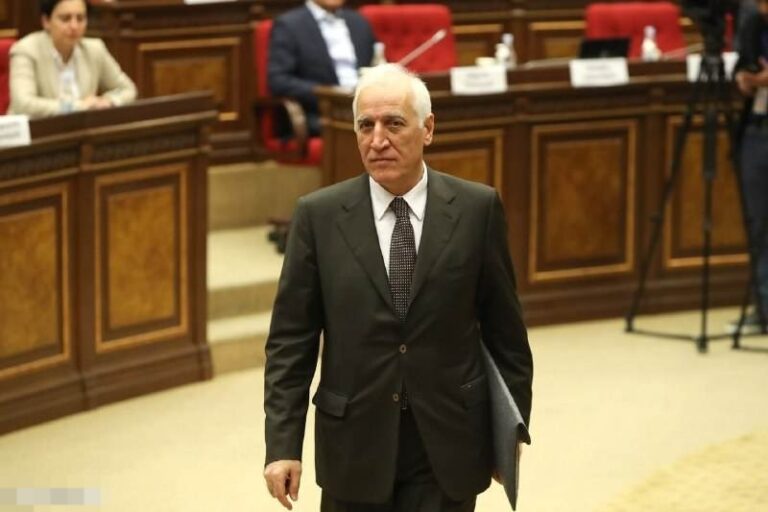 Xaçaturyan Ermənistan hökumətinin tərkibini təsdiqlədi