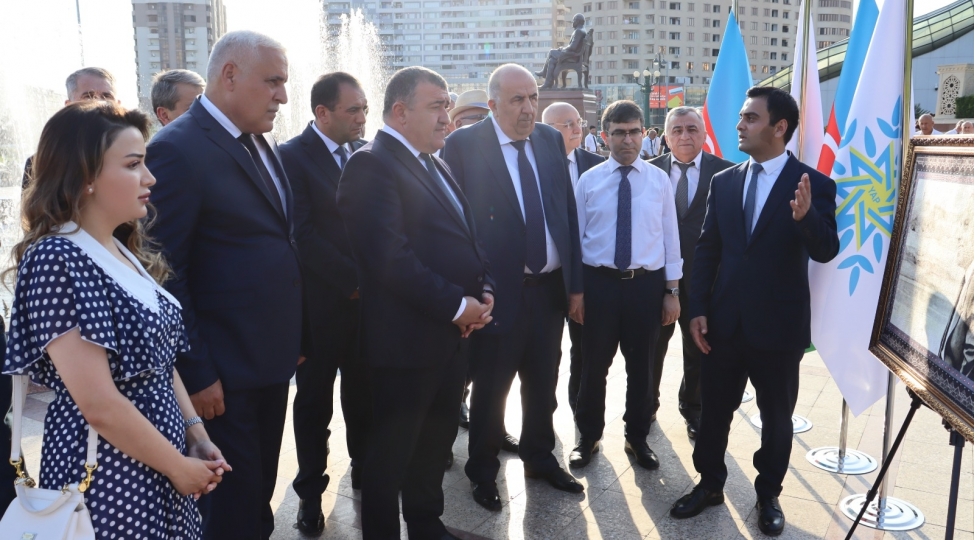Xətaidə “Unudulmaz Lider” adlı foto-sərgi keçirildi - FOTOLAR