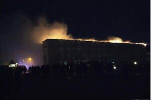 Bakıda yaşayış binasında yanğın - FOTO