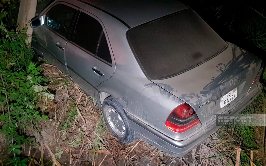 Göyçayda avtomobil su arxına düşdü: xəsarət alan var