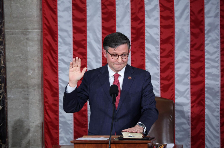 Baydenə daha bir zərbə: Erkən istefaya çağırıldı