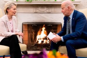 Bayden və Leyendən Ukrayna müzakirəsi...