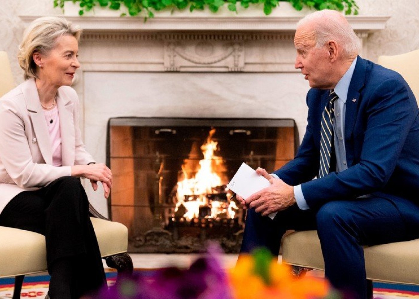 Bayden və Leyendən Ukrayna müzakirəsi...