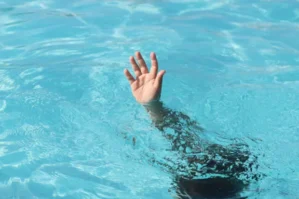 Ceyranbatan kanalında 14 yaşlı uşaq batıb - FOTO