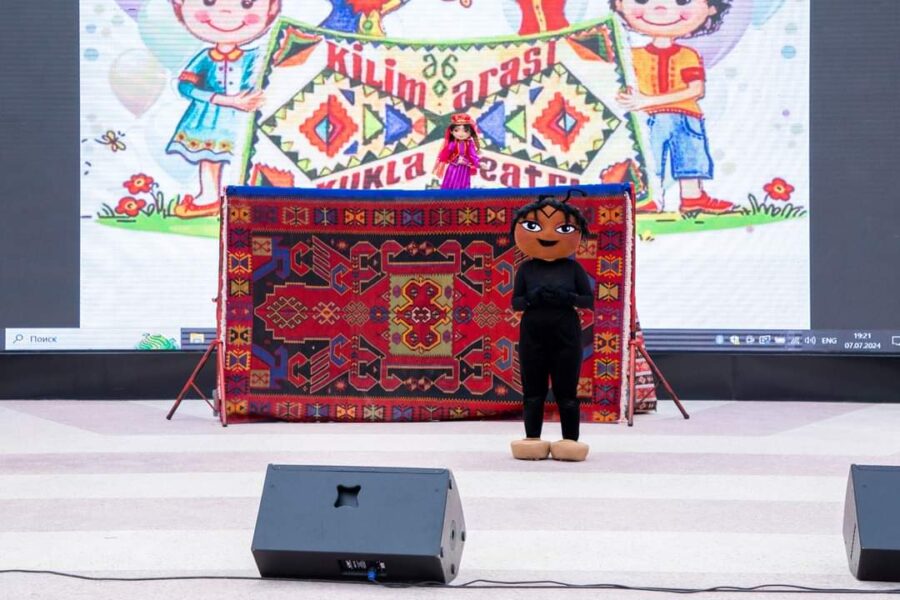 Heydər Əliyev parkında uşaqlar üçün kukla tamaşası nümayiş olunub - FOTO