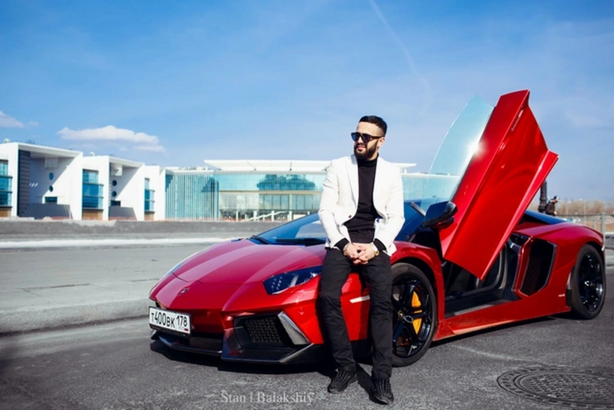 Məşhur azərbaycanəsilli bloger Bakıya köçüb