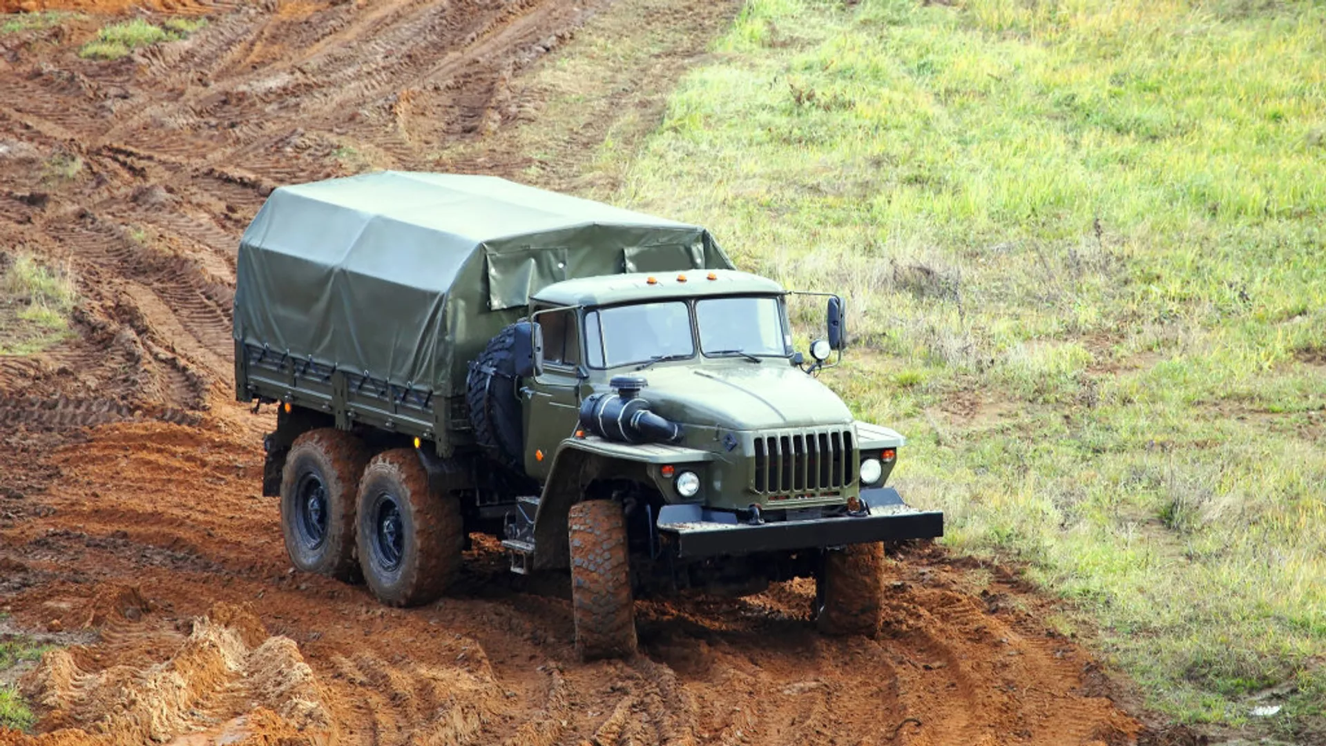 Tavuşda hərbi yük maşını avtobusla toqquşdu