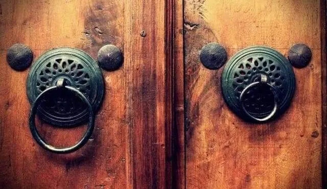 İçərişəhərdə dəb olan qapının ilginc sirri: qadın gələrsə... - FOTO