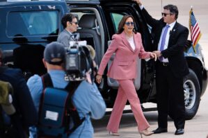 Ağ Evin "sirli qadın"ı təkrar meydanda: Bayden niyə Trampın qarşısına onu çıxardı?