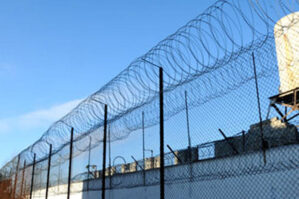 Həbsdə olan qardaşına narkotik aparmaq istədi - Saxlanıldı