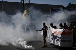 Fransada iğtişaşlar zamanı 9 nəfər yaralanıb