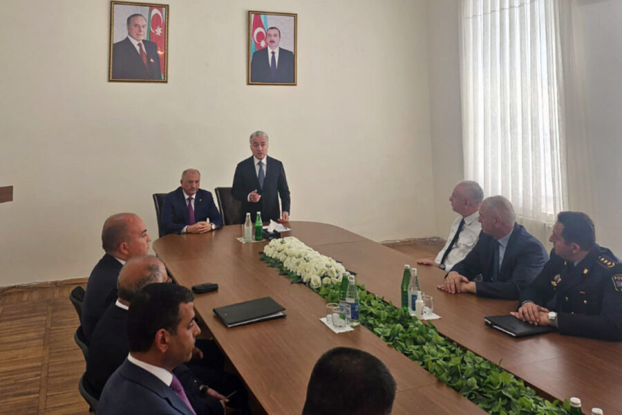 Əziz Əzizov kollektivə təqdim olundu