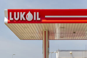 Kiyevin “LUKOIL”-a qarşı sanksiyaları ilk növbədə Aİ-yə ziyan vurur