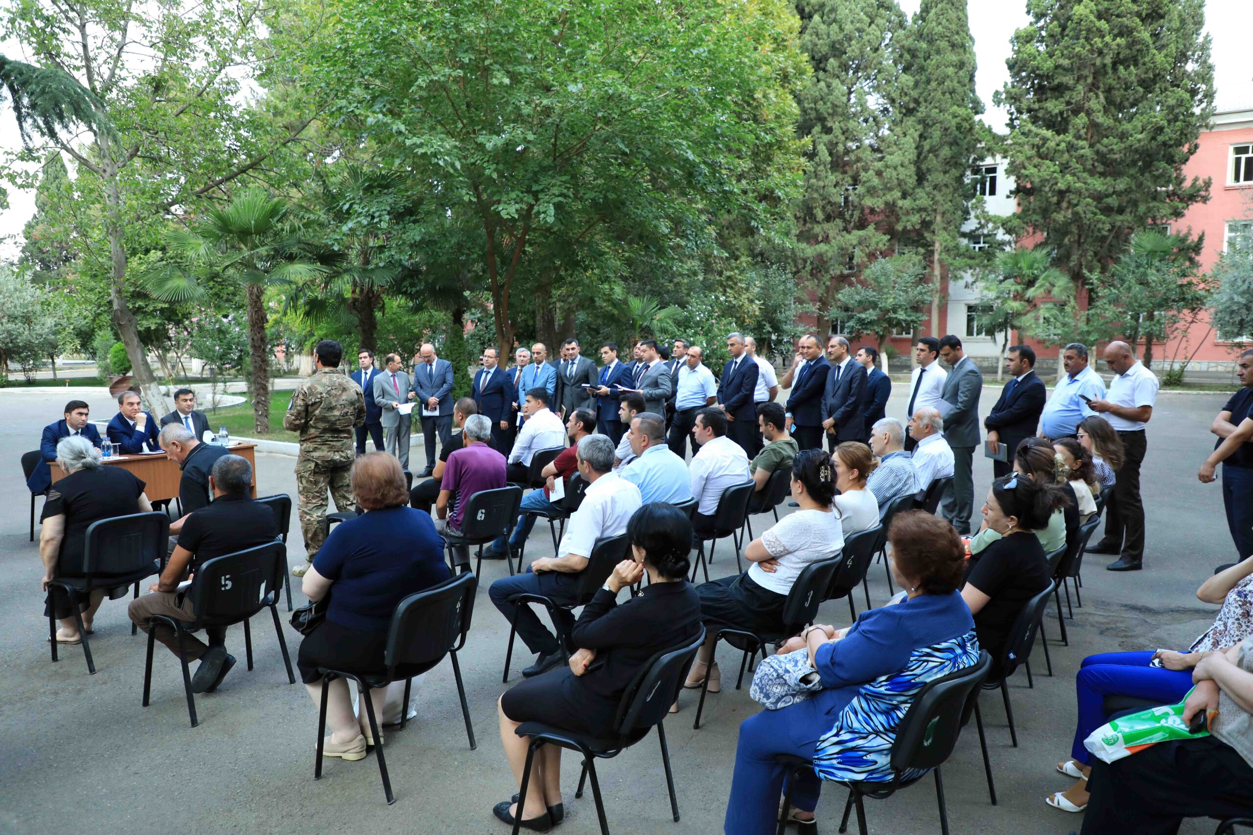 Niyazi Bayramov sakinlərin müraciətlərini dinlədi - FOTOLAR