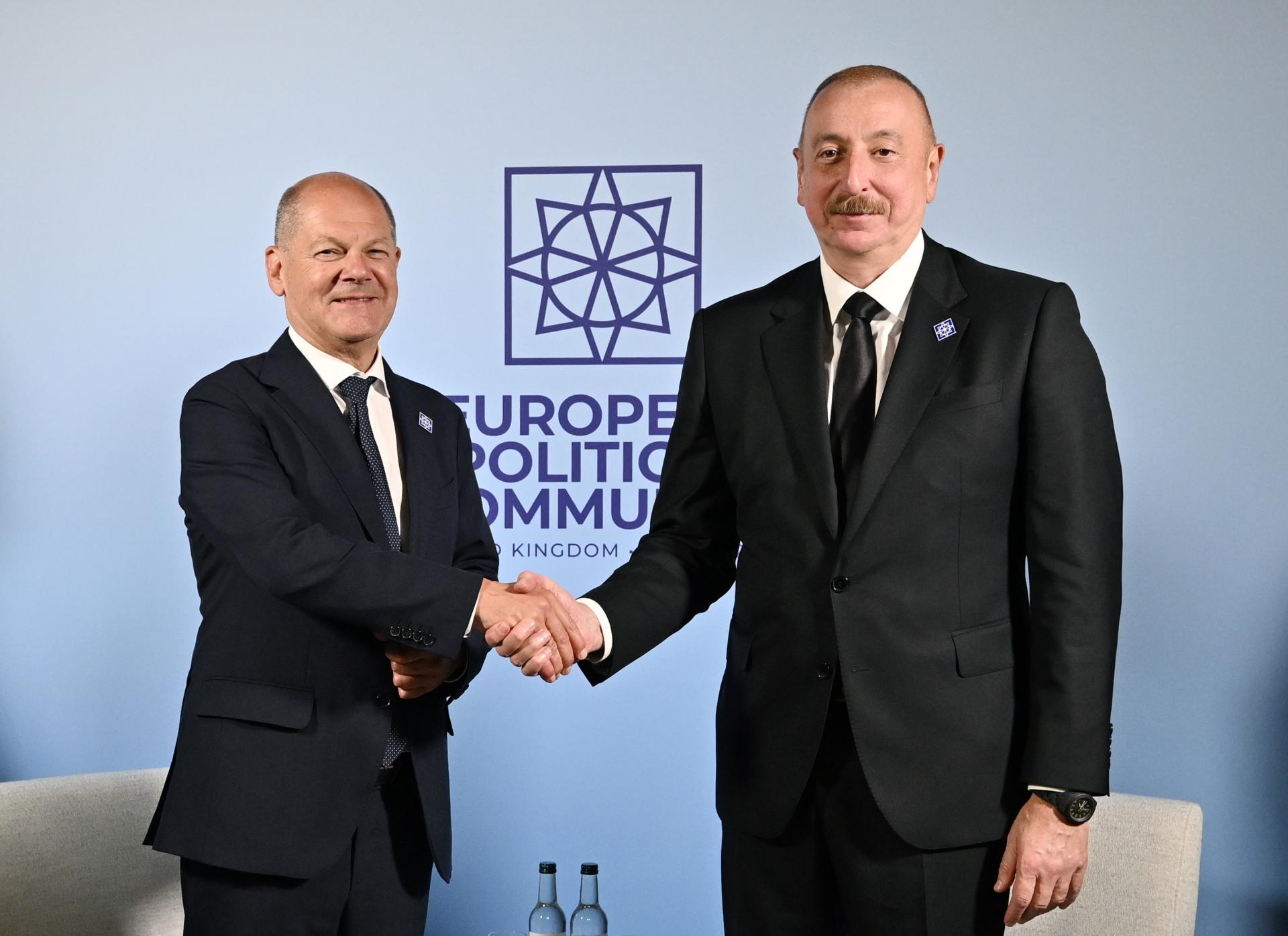 İlham Əliyev Oksfordda Almaniya kansleri ilə görüşdü - FOTO 2 Olaf Solts