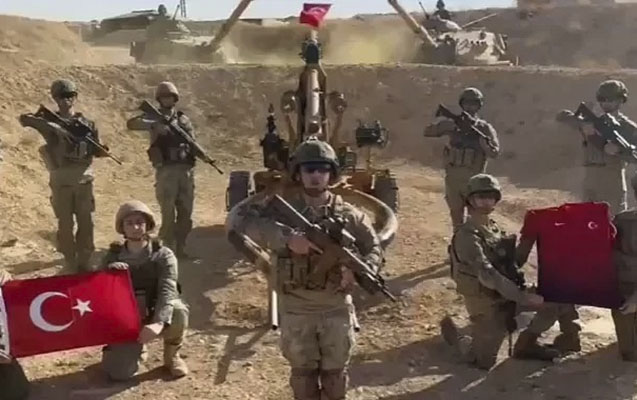 Türk əsgəri Milli komandaya belə dəstək oldu - VİDEO