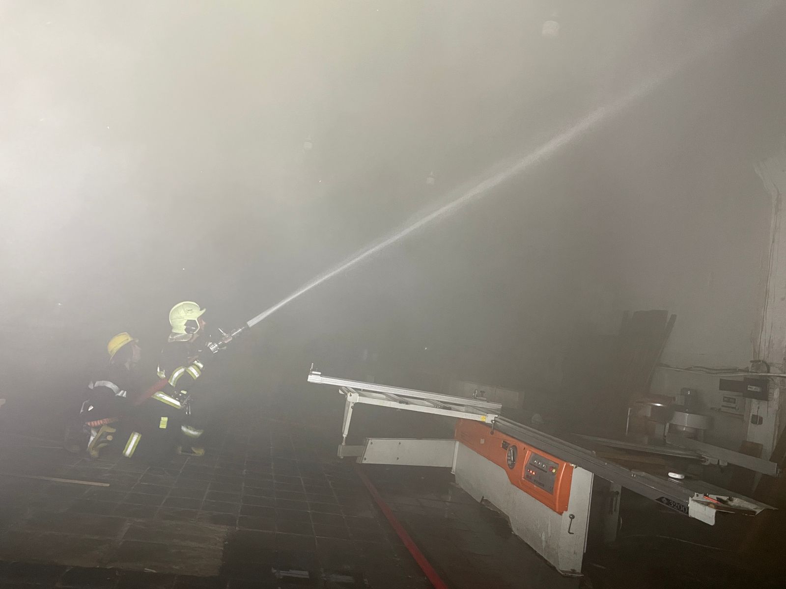 Bakıda sexdə yanğın baş verdi - VİDEO