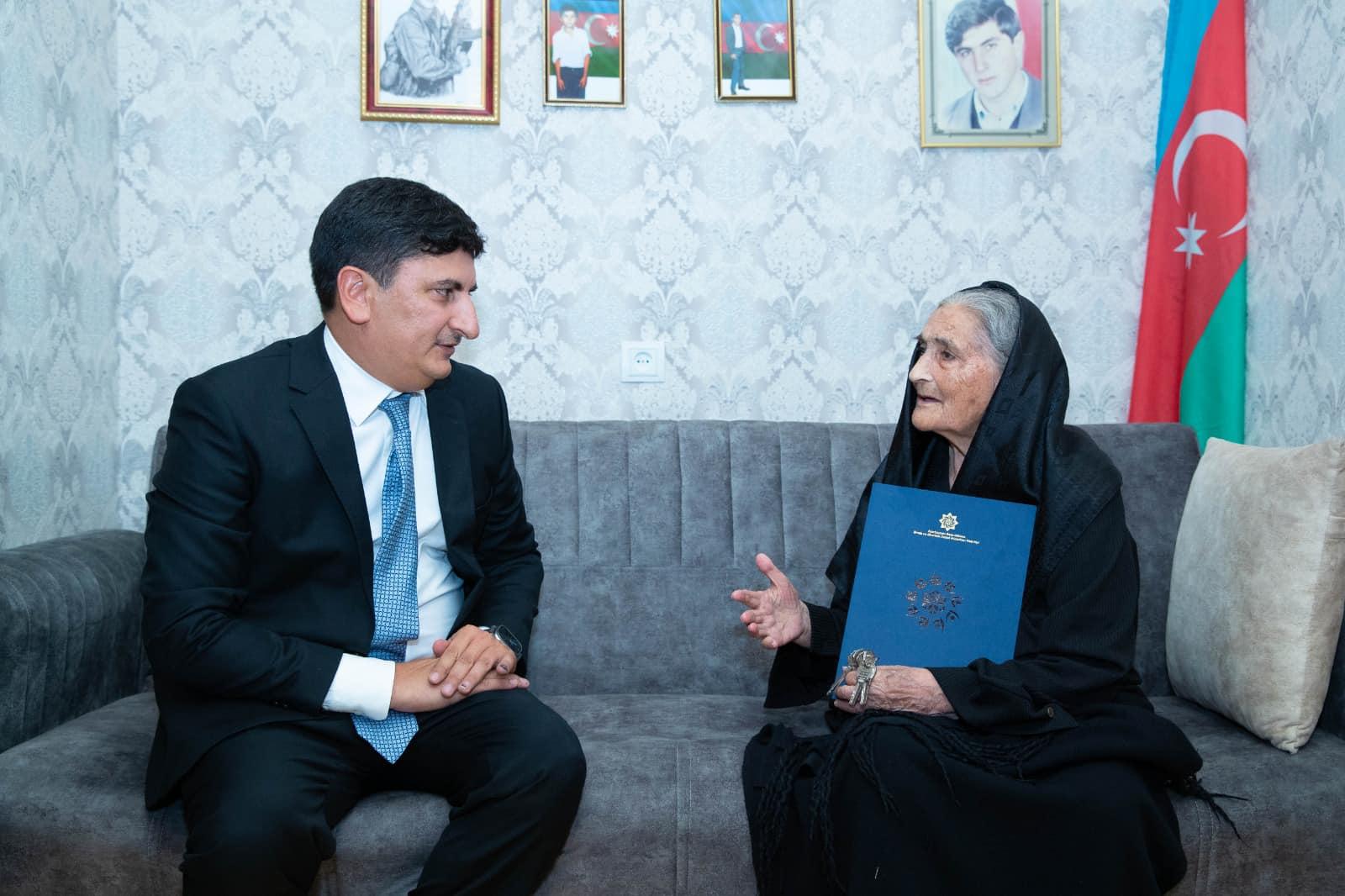 Milli Qəhrəman Natiq Qasımovun anasına ev verildi - FOTO