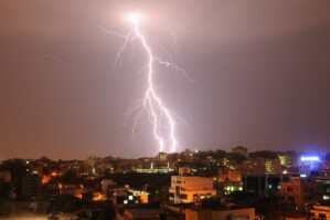 Hindistanda 103 nəfəri ildırım vurdu - 63 ölü var