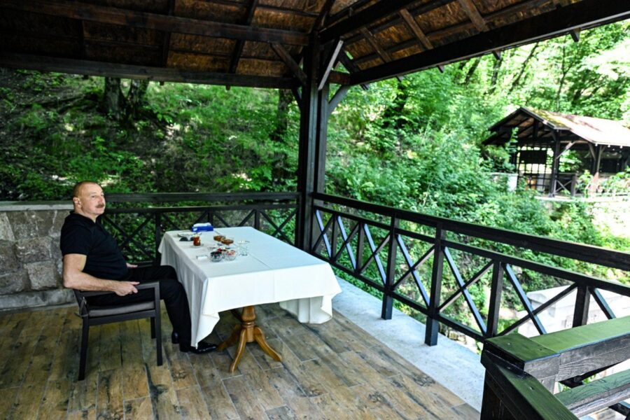 İsa bulağında, Azərbaycanın sağlığına